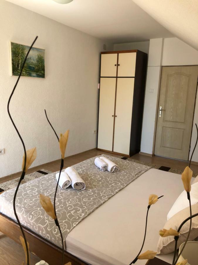 Apartman Nina2 Risan Buitenkant foto