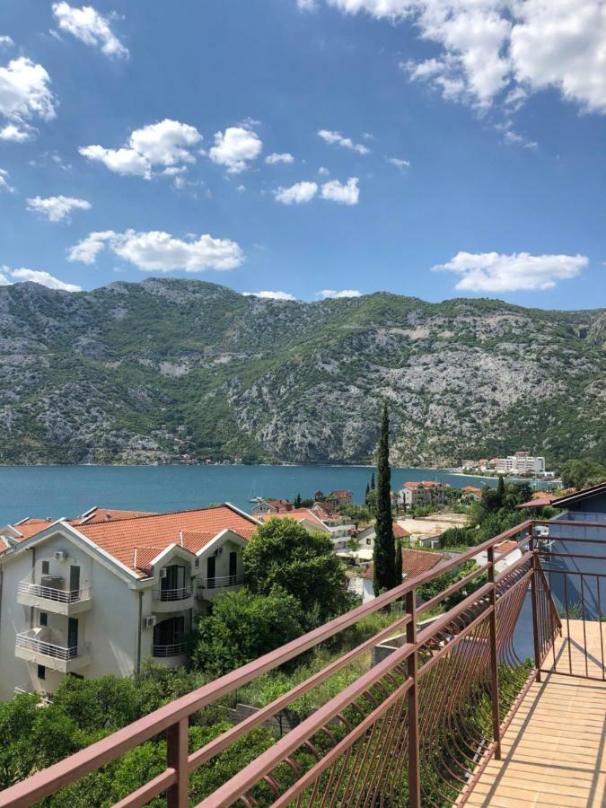 Apartman Nina2 Risan Buitenkant foto